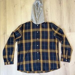 Men’s plaid shirt with hood